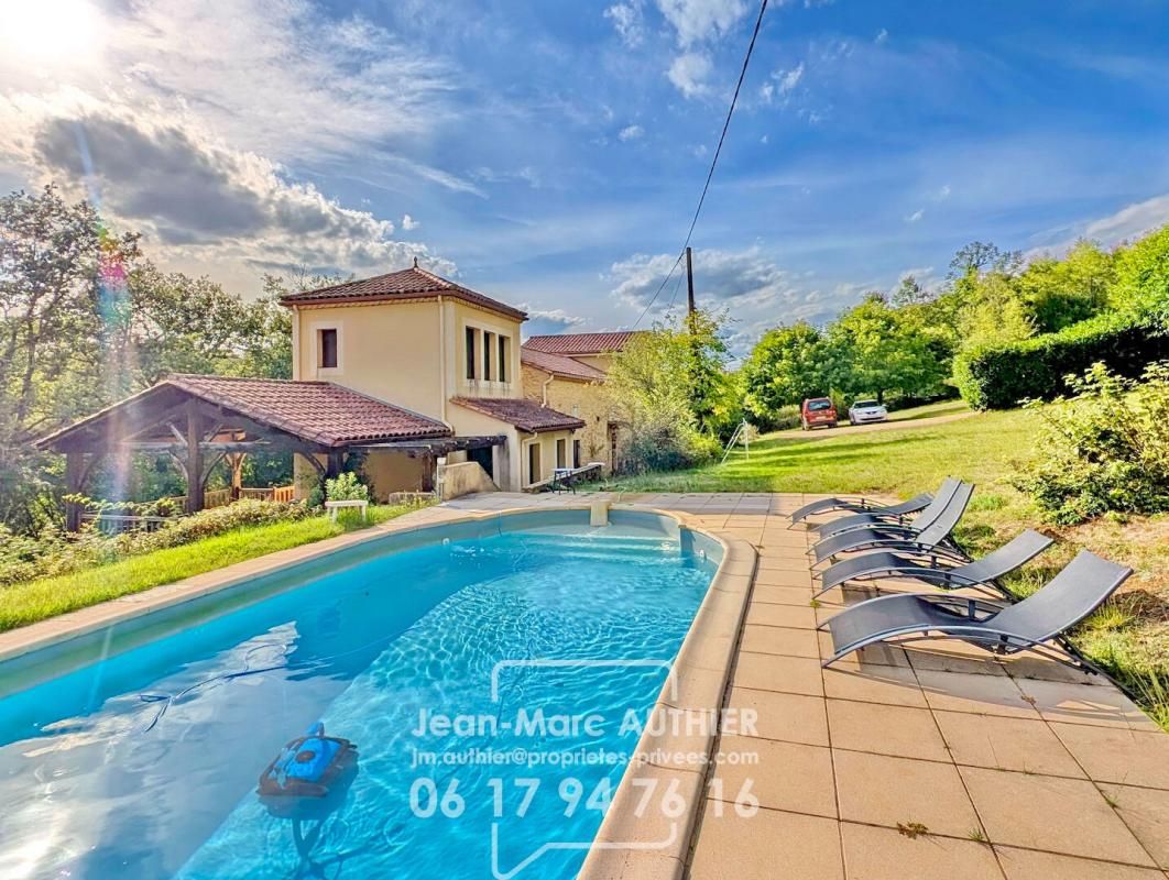 BELVES Propriété de charme, 212 m2, 6 chambres, piscine chauffée sur 6774 m2 3