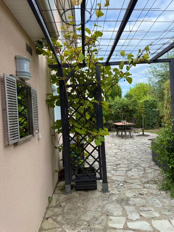 SAINT-GERMAIN-LES-CORBEIL Élegante maison à Saint-germain-les-corbeil 4 pièce(s) 110 m2 3