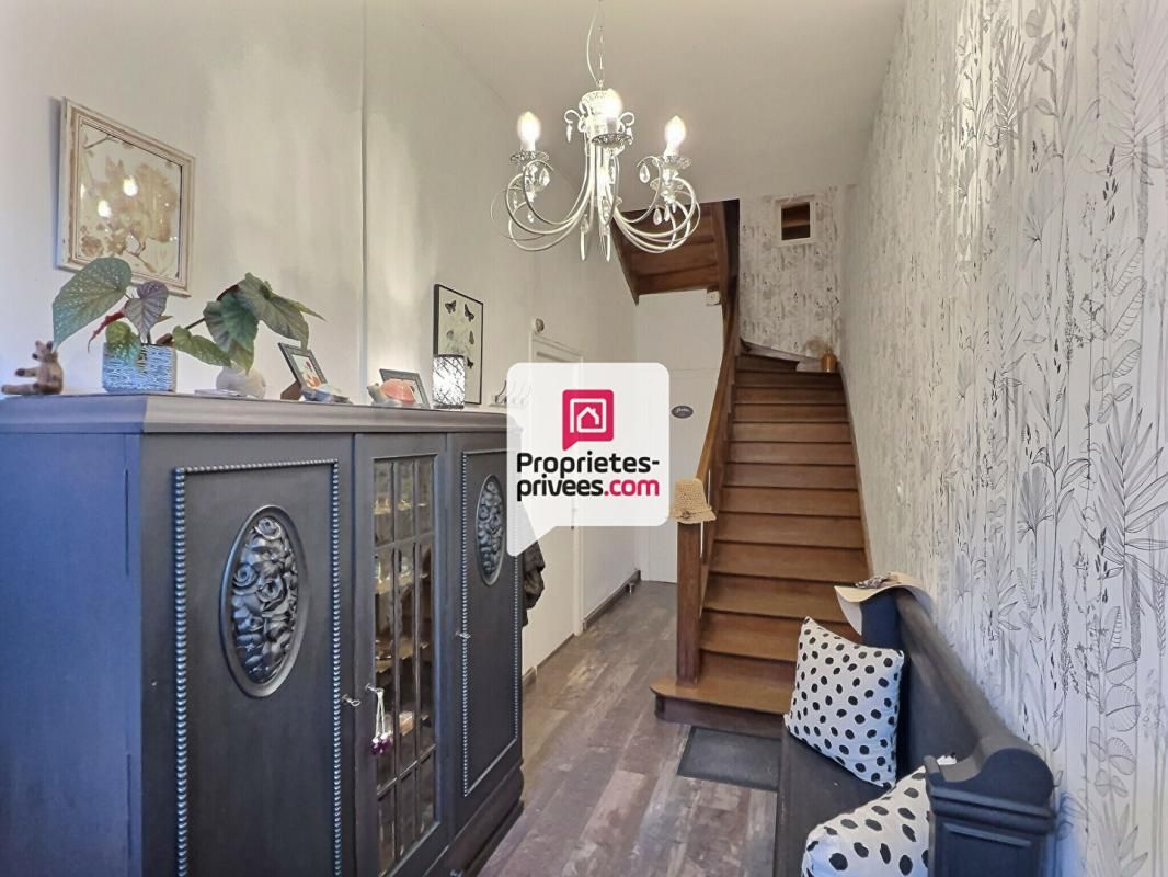 SAINT-PIERRE-DE-COLE Maison de bourg T5/6 entièrement rénovée avec 4 ch. et jardin près de sa rivière sur ST-PIERRE-DE-COLE (24800) 3