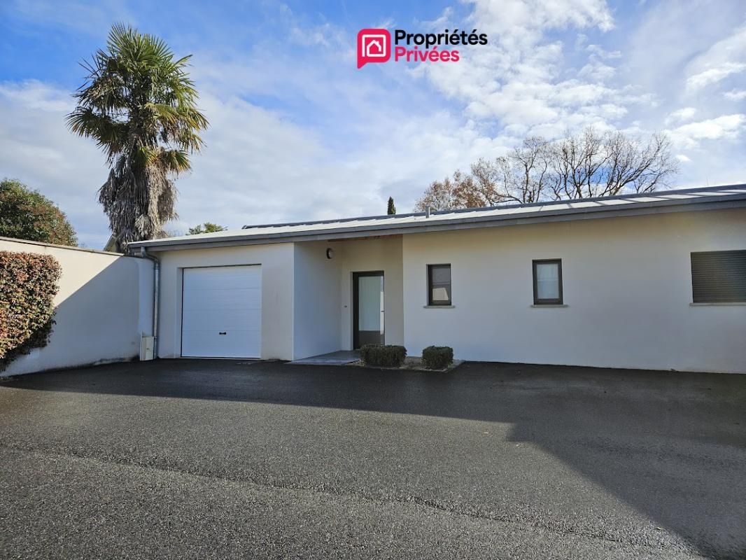AUCH AUCH, MAISON DE PLAIN-PIED, 4 PIECE(S) 100 m², GARAGE 2