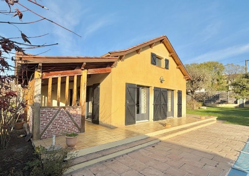 CAHORS Maison de plain pied 3 chambres sur 2200 m² de terrain avec piscine 4