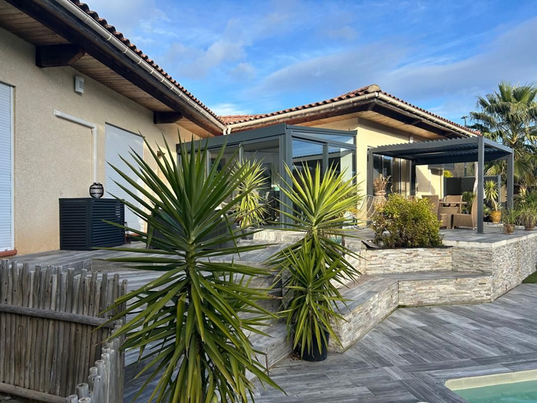 LAURENS Villa spacieuse de 165m2 avec une piscine s'étendant sur 851m2 de terrain 2