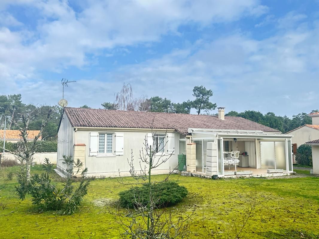 SAINT-GEORGES-DE-DIDONNE Maison Plain-pied Saint Georges De Didonne 4 pièces  250 m plage 2