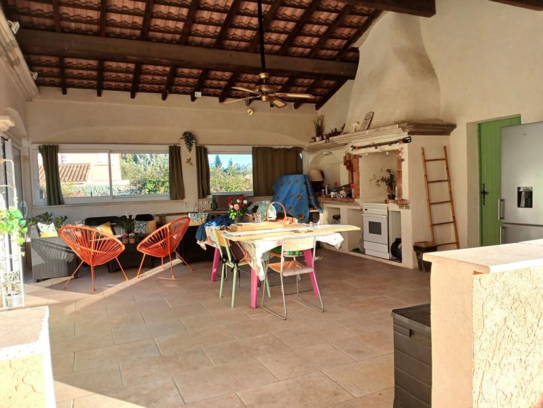 LE VAL Maison T7 plain-pied de 127m² sur terrain 2271m² - LE VAL 2