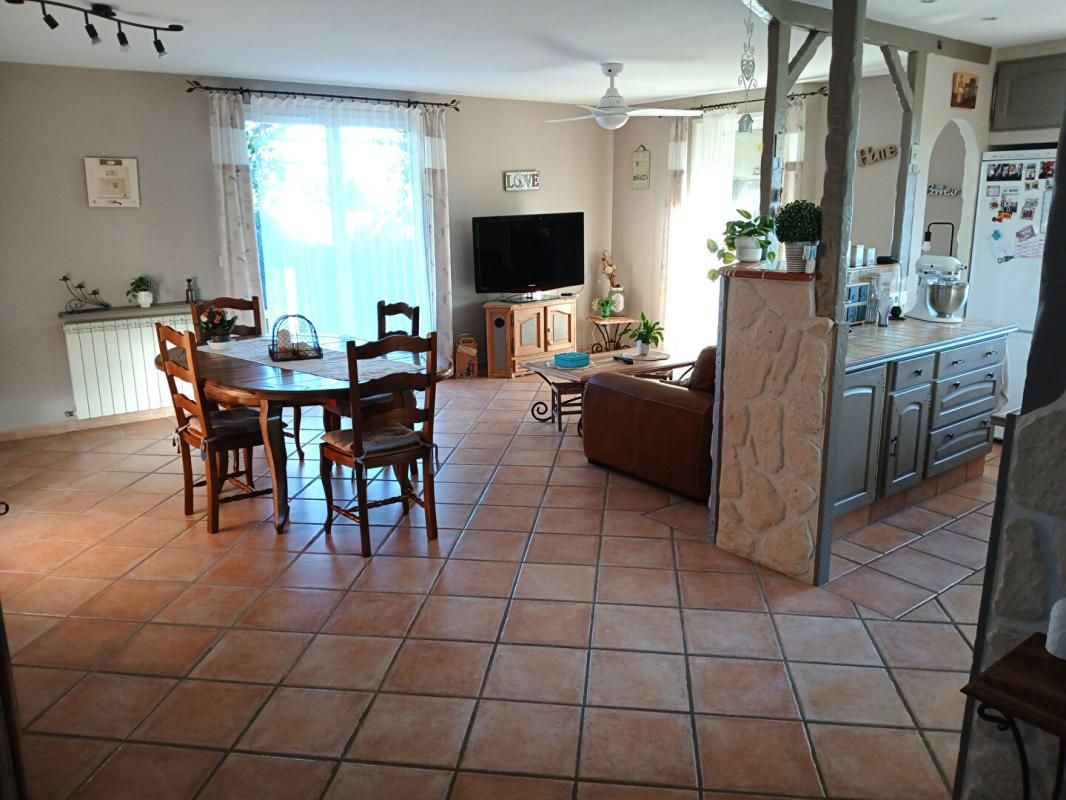 LE VAL Maison T7 plain-pied de 127m² sur terrain 2271m² - LE VAL 4