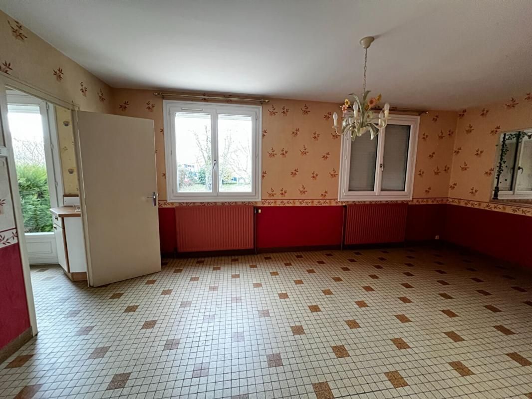 POUZAUGES Maison 6 pièces, 92 m² 2