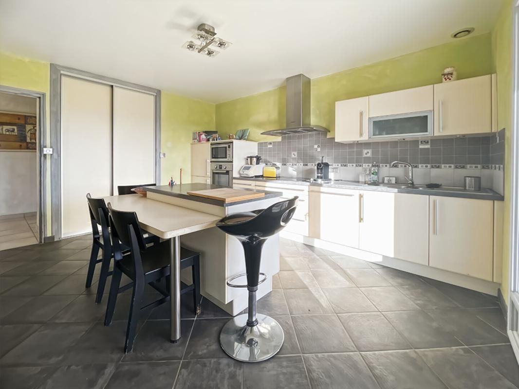 TOULOUSE-LE-CHATEAU Toulouse-le-Château - Maison familiale 5 chambres - vue panoramique - terrain arboré 3