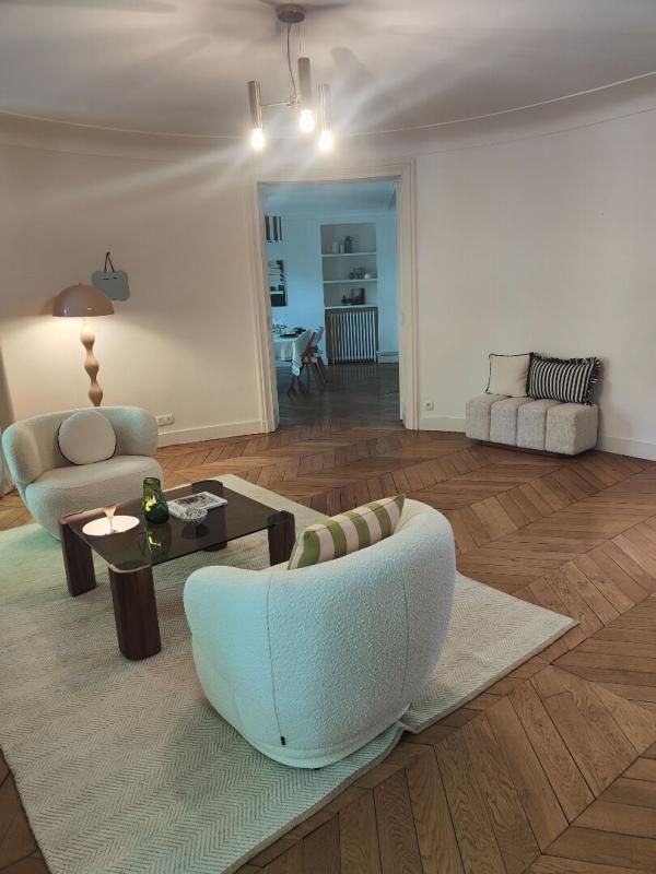 PARIS-8E-ARRONDISSEMENT PARC MONCEAU Appartement Paris 5 pièce(s) 175.55 m2 4