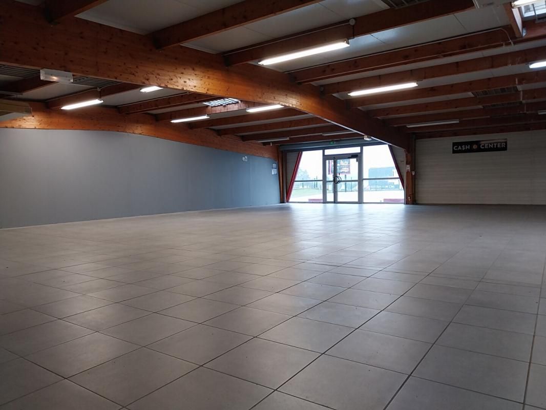 FECAMP 76400 FECAMP - LOCATION LOCAL COMMERCIAL 550 m² 4