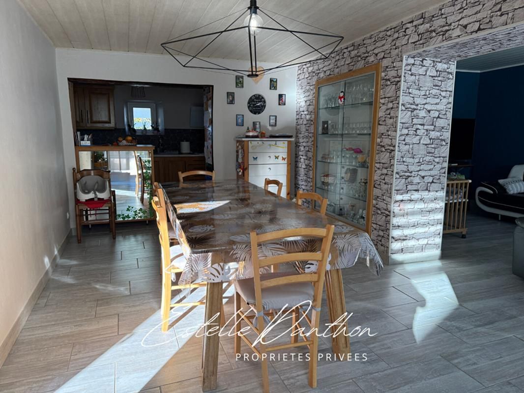 BIZONNES Maison 5 chambres et nombreuses dépendances 3