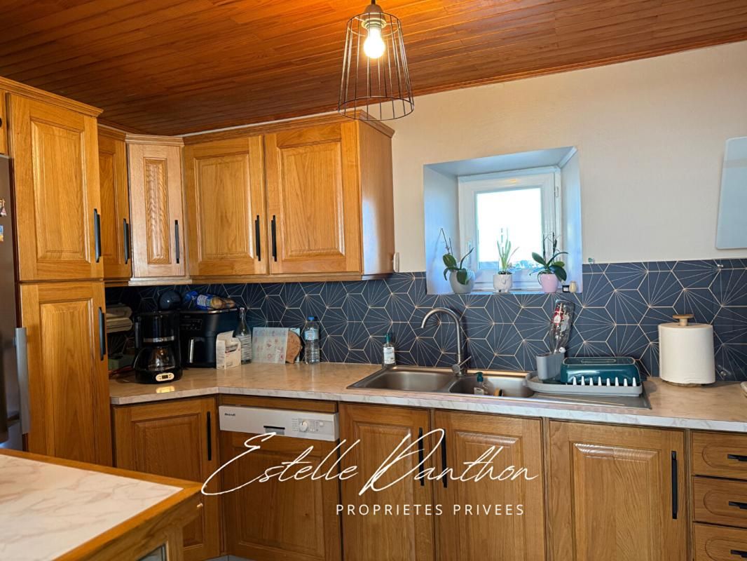 BIZONNES Maison 5 chambres et nombreuses dépendances 4