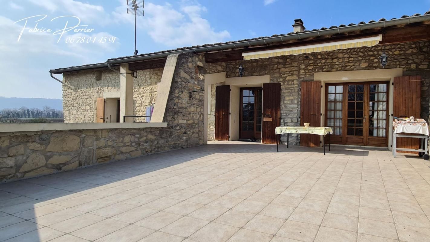 LORIOL-SUR-DROME Maison en pierre avec Piscine et Terrain 4