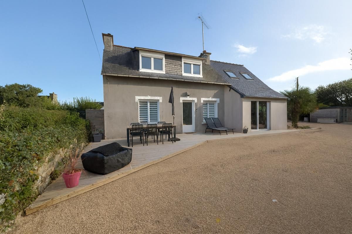 PLEUBIAN Maison rénovée avec grand terrain naturel à 400 m de la mer ,Pleubian / L'Armor 2