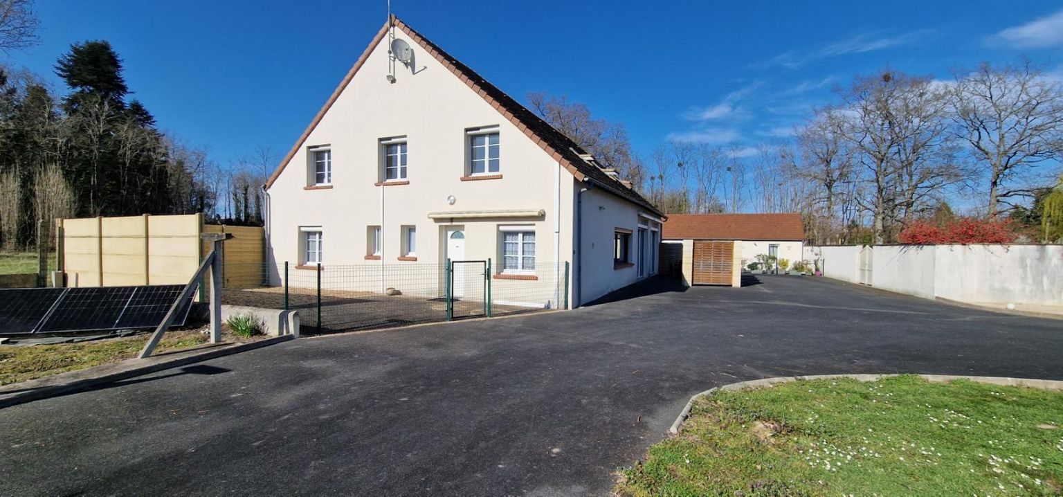 NOYERS-SUR-CHER Maison  310 m² - 11 pièces dont 9 chambres - terrain 2561m² Noyers Sur Cher 2
