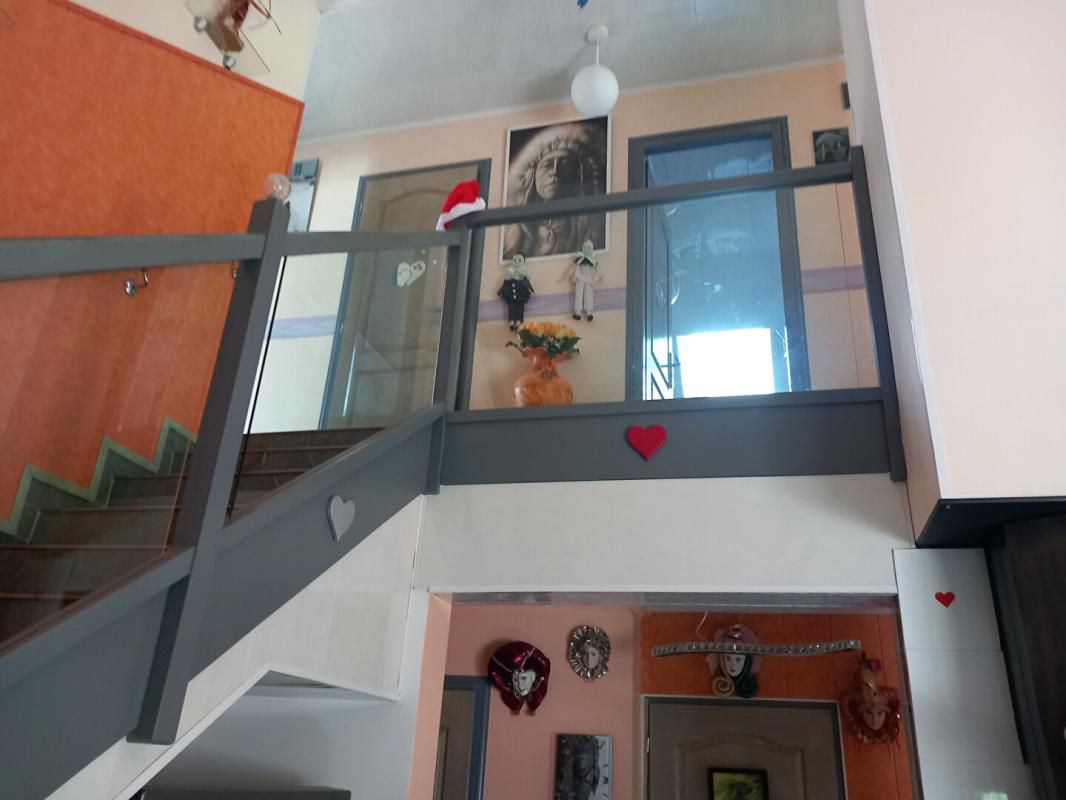 SAINT-AVRE Maison  6 pièce(s) 179 m2 4