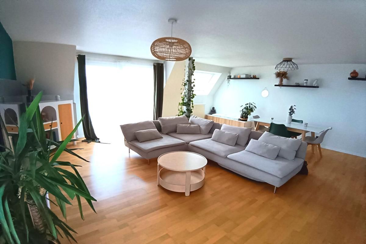 Appartement 3 /4 pièces 80 m2 avec 3 balcons, garage et cave