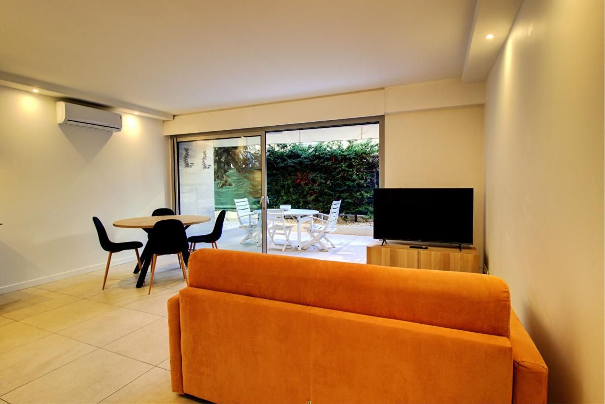 CANNES Cannes Palm Beach - Appartement-Villa 2 pièces rénové en rez-de-jardin 3