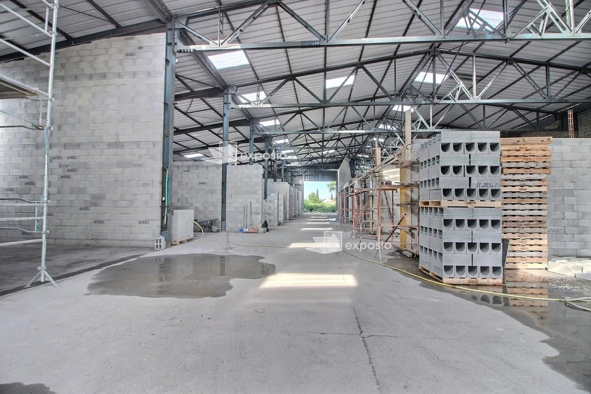 ORANGE 84100 ORANGE - ATELIER BOX DE STOCKAGE 69 m² 2