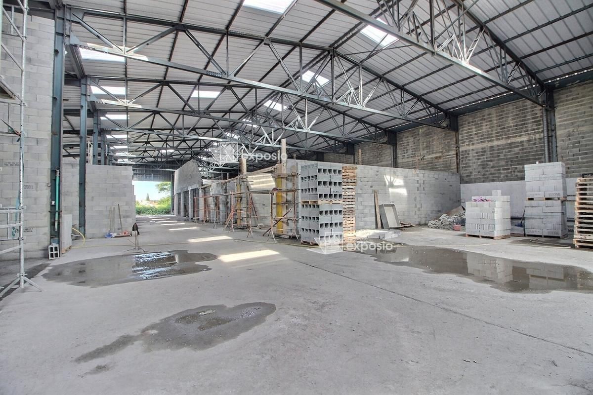 ORANGE 84100 ORANGE - ATELIER BOX DE STOCKAGE 69 m² 4