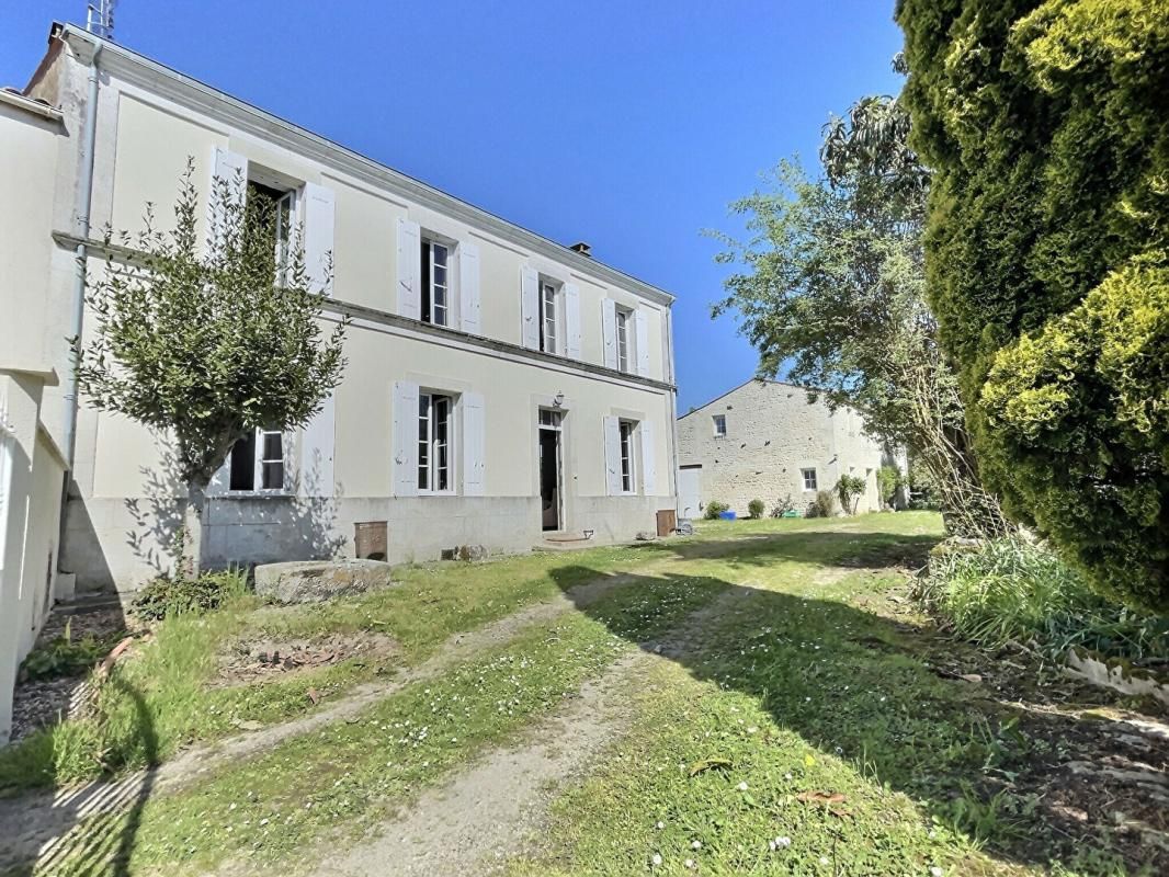 LA VALLEE 17250 - Maison La Vallée 5 pièce(s) 140 m2 + 120 m2 à finir de rénover - 3