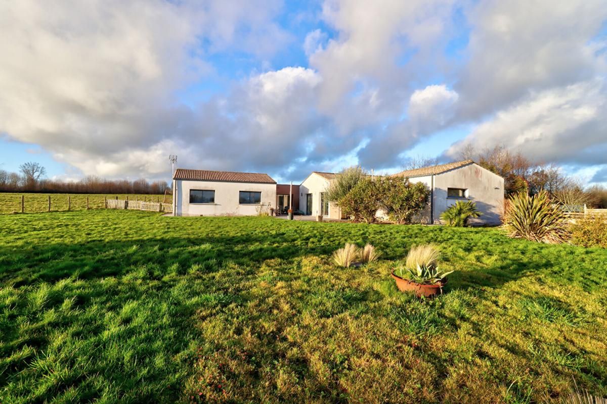 Maison La Chapelle Baton 5 pièce(s) 167 m2