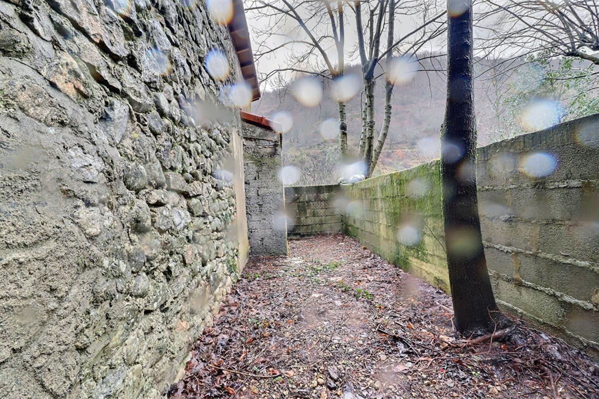 BARNAS Maison de village avec cour intérieure ? Barnas 2