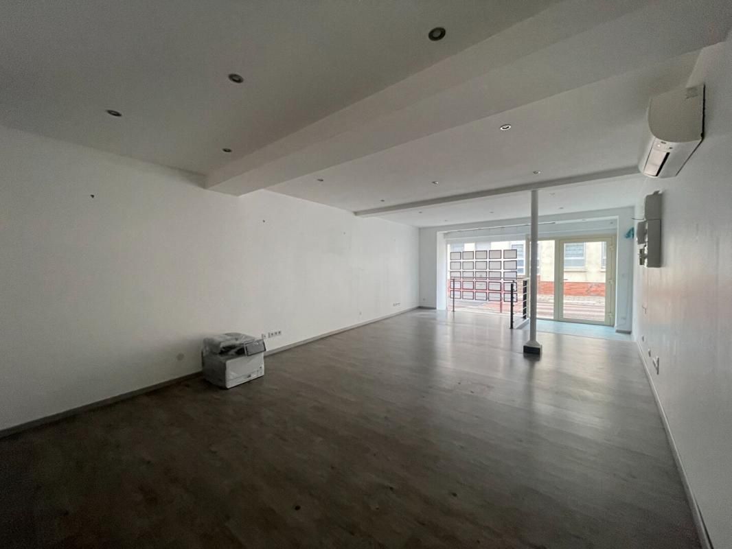 NOGENT-SUR-VERNISSON 45290 NOGENT sur VERNISSON - LOCATION LOCAL COMMERCIAL 44 M² 3