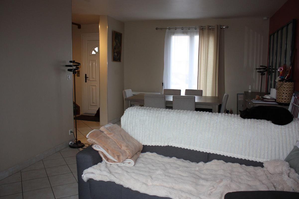 LARDY LARDY bourg Maison 6 pièces 3