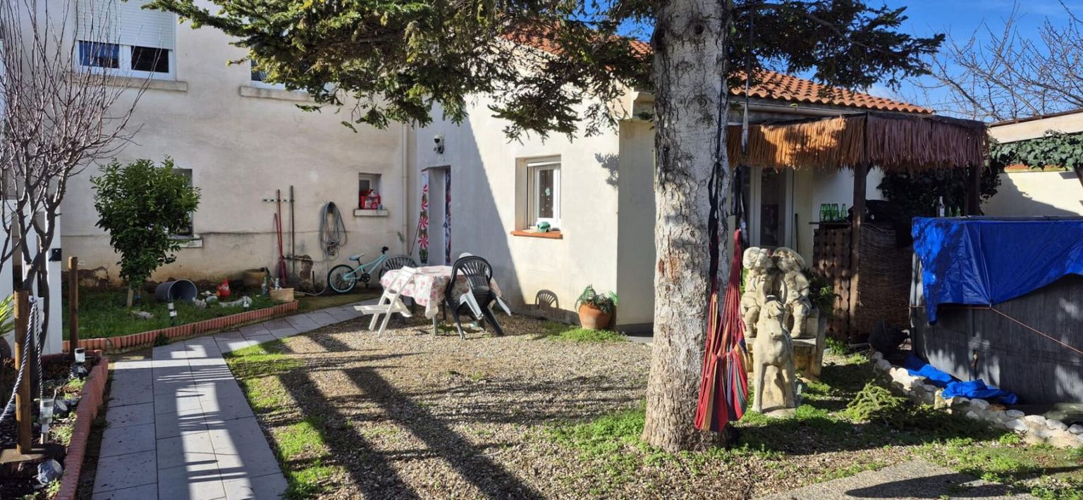 PAULHAN PAULHAN - MONO-PROPRIÉTÉ DIVISÉE EN 3 LOGEMENTS  EDIFIER SUR UN TERRAIN DE 910M² 2