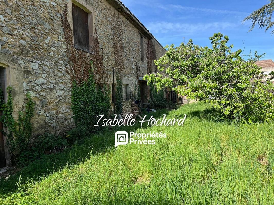 SAINT-MAXIMIN-LA-SAINTE-BAUME TERRAIN Constructible avec Grange de 114m² 2