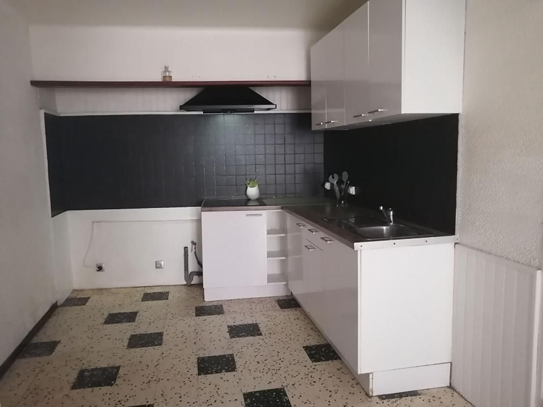 MONTAGNAC Immeuble  Garage Terrasse 15m² 3