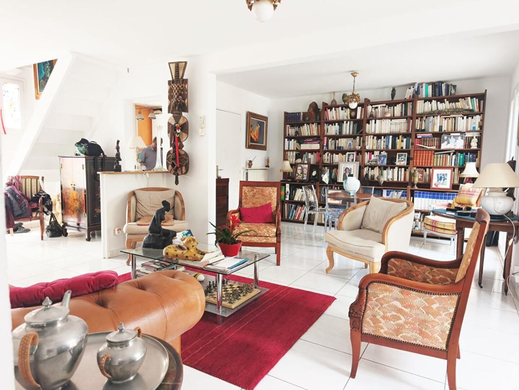 MONTPELLIER Villa Familiale 6 Pièces, piscine, climatisation, panneaux solaires 3