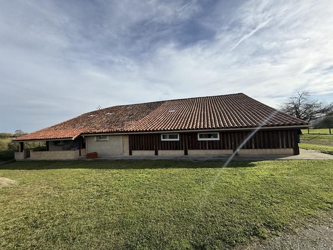 MASSEUBE Maison de caractère 250 m²  - 2 hectares -Vue Pyrénées - Proche Masseube 3