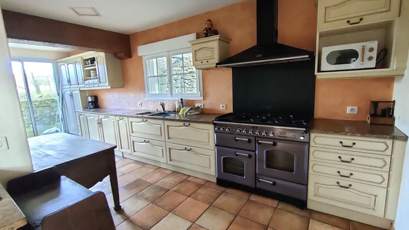 CHAMBRETAUD Maison de village 6 pièces 147 m2 2