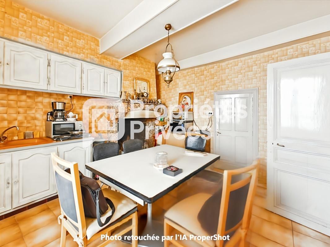 VILLENEUVE-MINERVOIS Maison de village en pierre avec cour à rénover, Villeneuve-Minervois 2