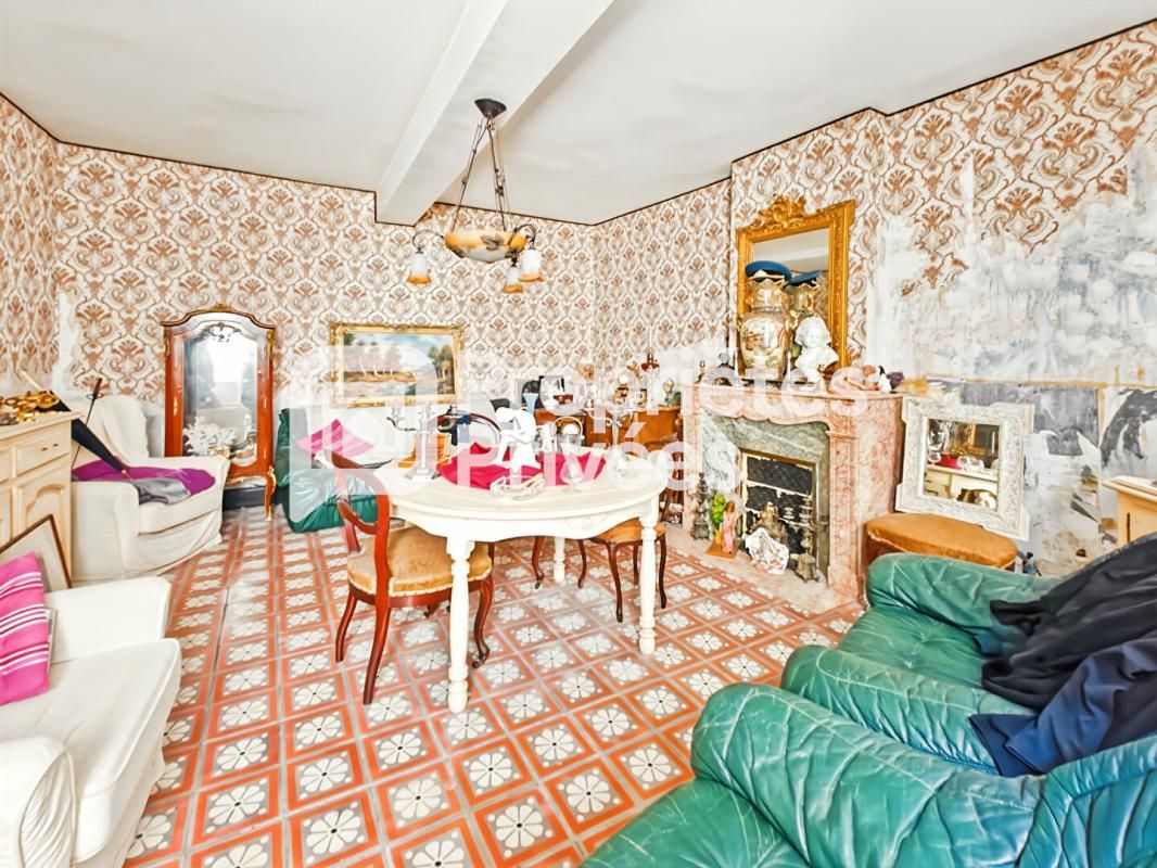 VILLENEUVE-MINERVOIS Maison de village en pierre avec cour à rénover, Villeneuve-Minervois 3