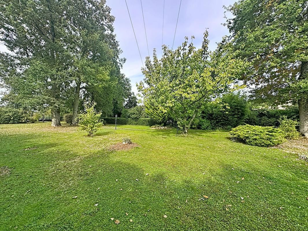 CHAMARANDE Coup de coeur garanti !  Maison familiale sans vis-à-vis sur grand terrain arboré ! 2