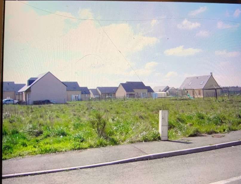 CHERONVILLIERS Terrain constructible et viabilisé proche RUGLES 1119 m2 2