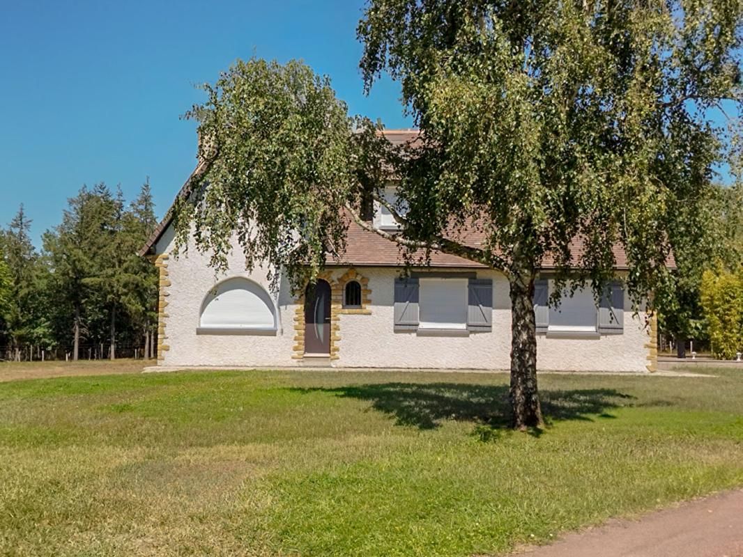 LIEUX UNIQUES ® x PROPRIÉTÉS PRIVÉES PROPOSE MAISON CONTEMPORAINE 161 M² - 1.9 HA - ROMORANTIN (41)