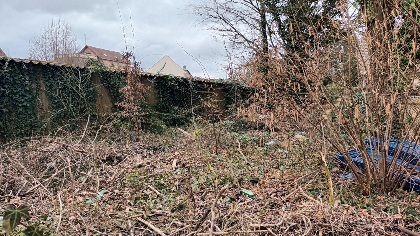 NEUILLY-EN-THELLE Terrain Neuilly En Thelle 210 m2 2