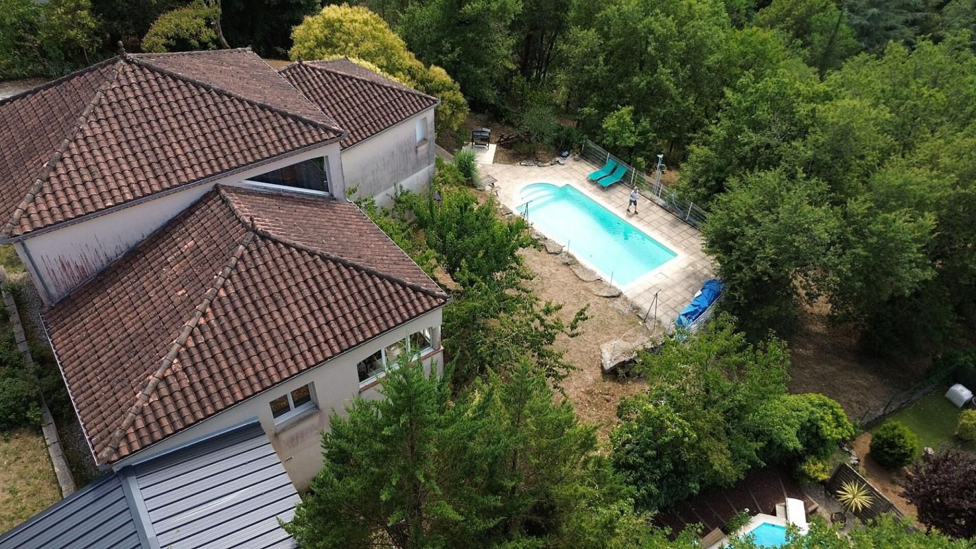 CAHORS Maison 4 chambres avec piscine 4
