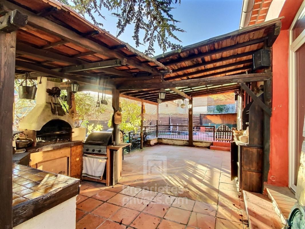 LEVENS Villa Levens 7 pièce(s) 132 m2 2