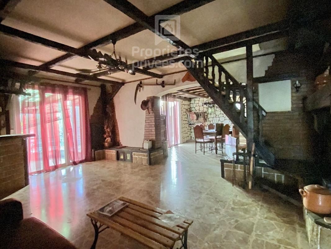 LEVENS Villa Levens 7 pièce(s) 132 m2 4