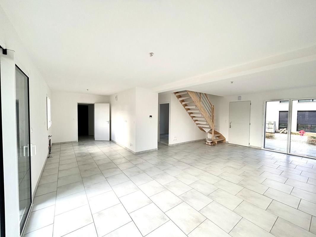 SAINT-MELAINE-SUR-AUBANCE Maison Saint Melaine Sur Aubance 6 pièce(s) 125 m2 4