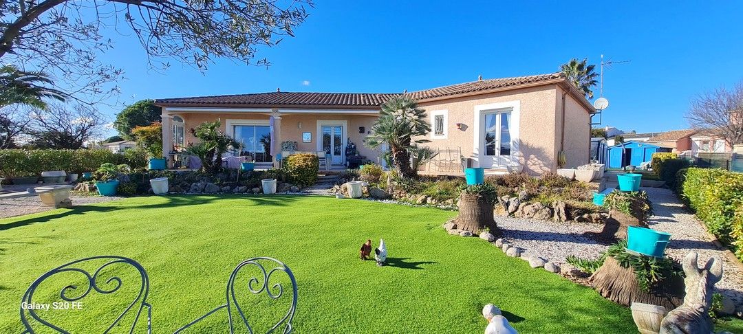 Splendide villa de 140m² avec double garages/piscine/ vue dégagée sur 1161m² de terrain
