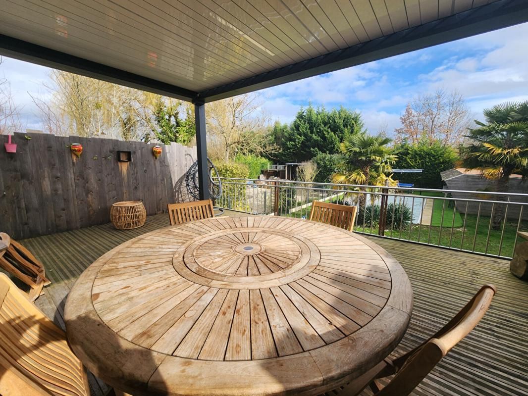 LOCHES Maison Loches 8 pièce(s) 211 m2 4