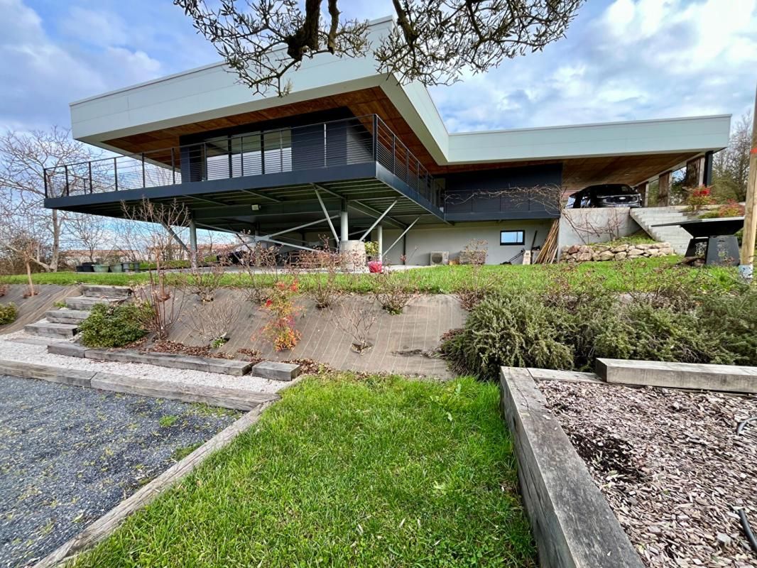 Maison T5 de 148.4 m² - Laplume