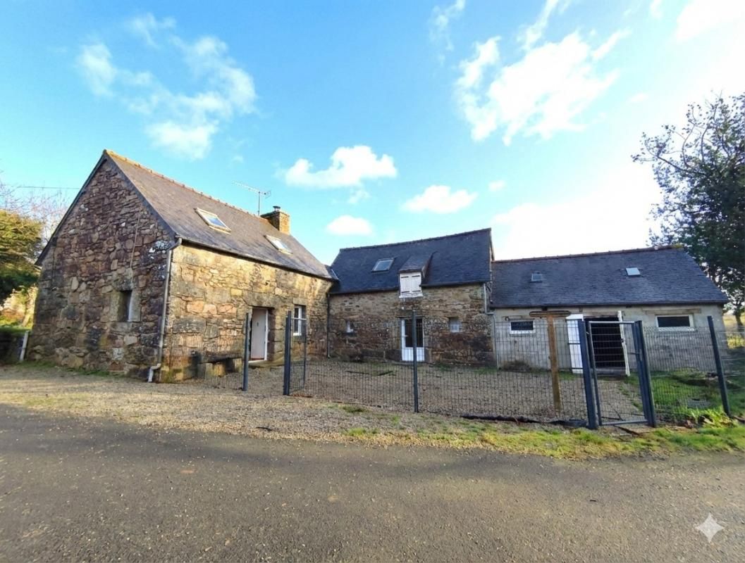 À LOUER  Maison en pierre pleine de charme à Saint-Gilles-Pligeaux