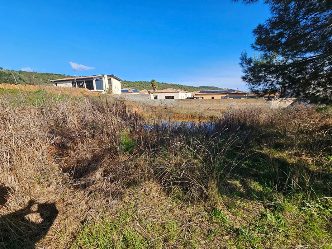 CEBAZAN RARE À CÉBAZAN ,Terrain viabilisé 841 m² ,Prêt à construire 3