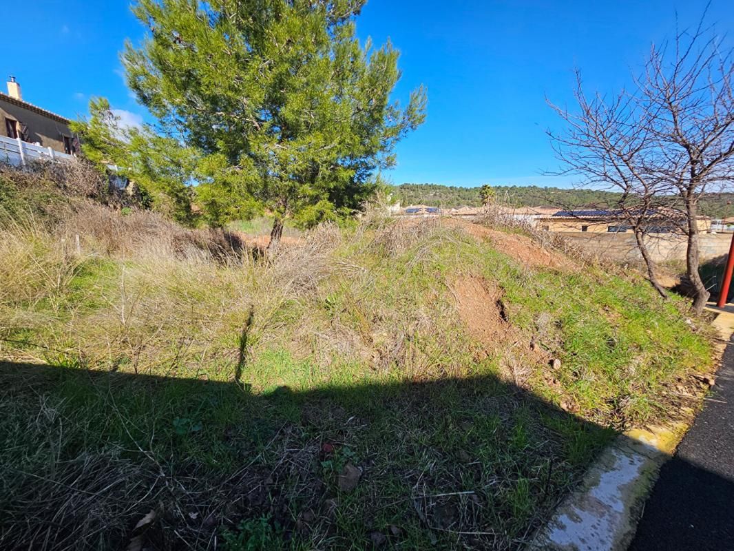 CEBAZAN RARE À CÉBAZAN ,Terrain viabilisé 841 m² ,Prêt à construire 4